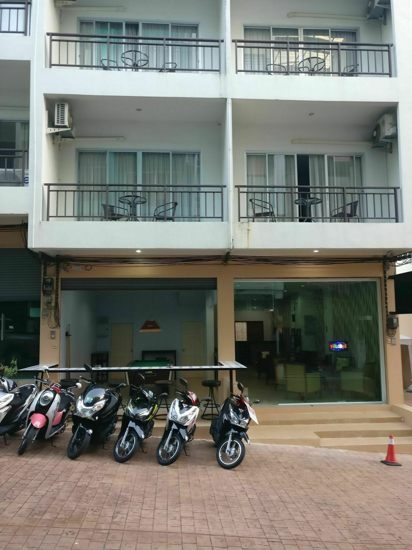 White Sky Boutique Hotel Patong Eksteriør billede